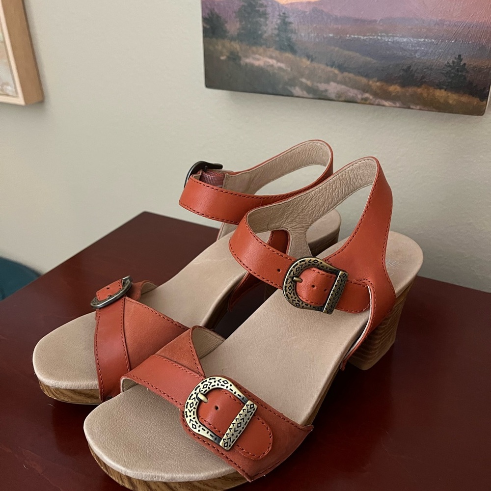 Women's Dansko Coral Sandal Size 38